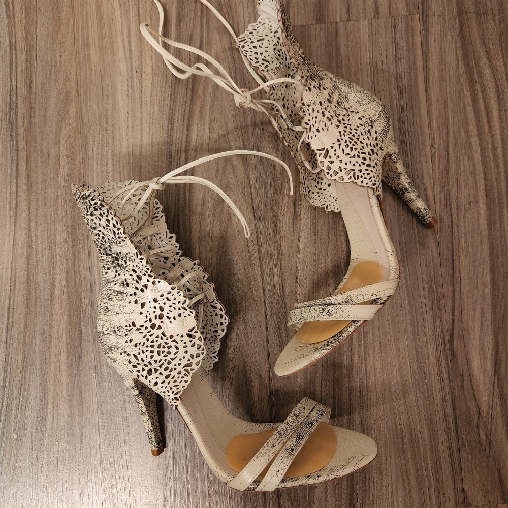 Herve leger tie up heels size 6